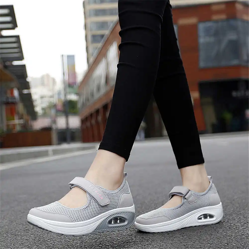 Classic Tech Office Number - 36-41 Demi-season Colored Sneakers Walking Skates